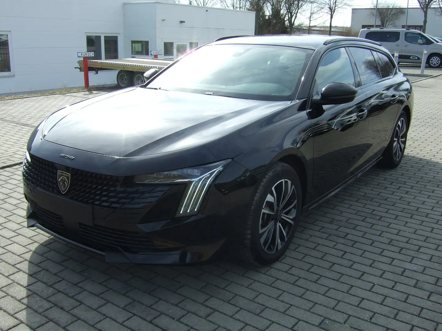 Peugeot 508 Kombi, Benzin Automatik, Navi, el. Heckklappe LED Schwarz - 1