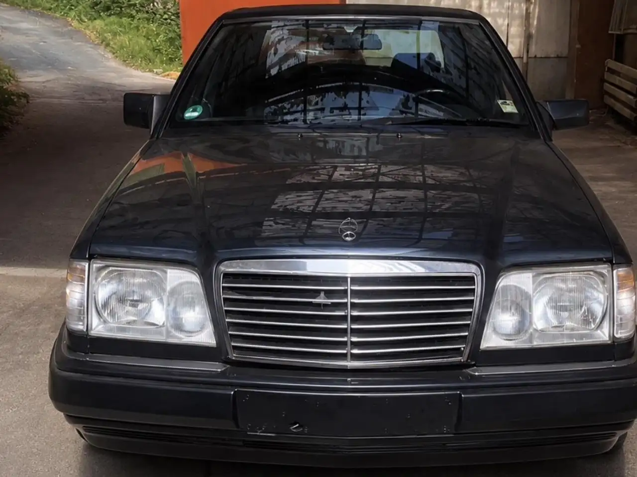 Mercedes-Benz E 200, foto 1
