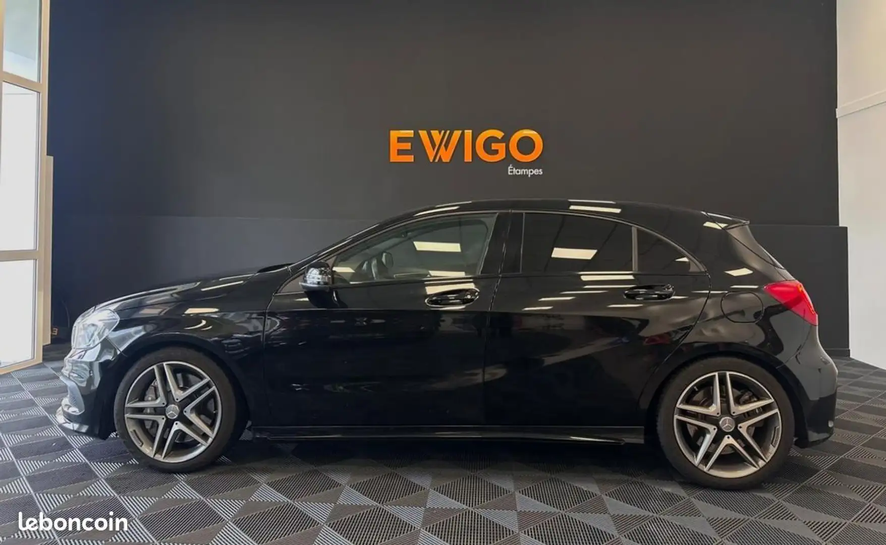 Mercedes-Benz A 45 AMG Mercedes 45 AMG 2.0L 360CH 4MATIC TOIT OUVRANT SIE Schwarz - 2