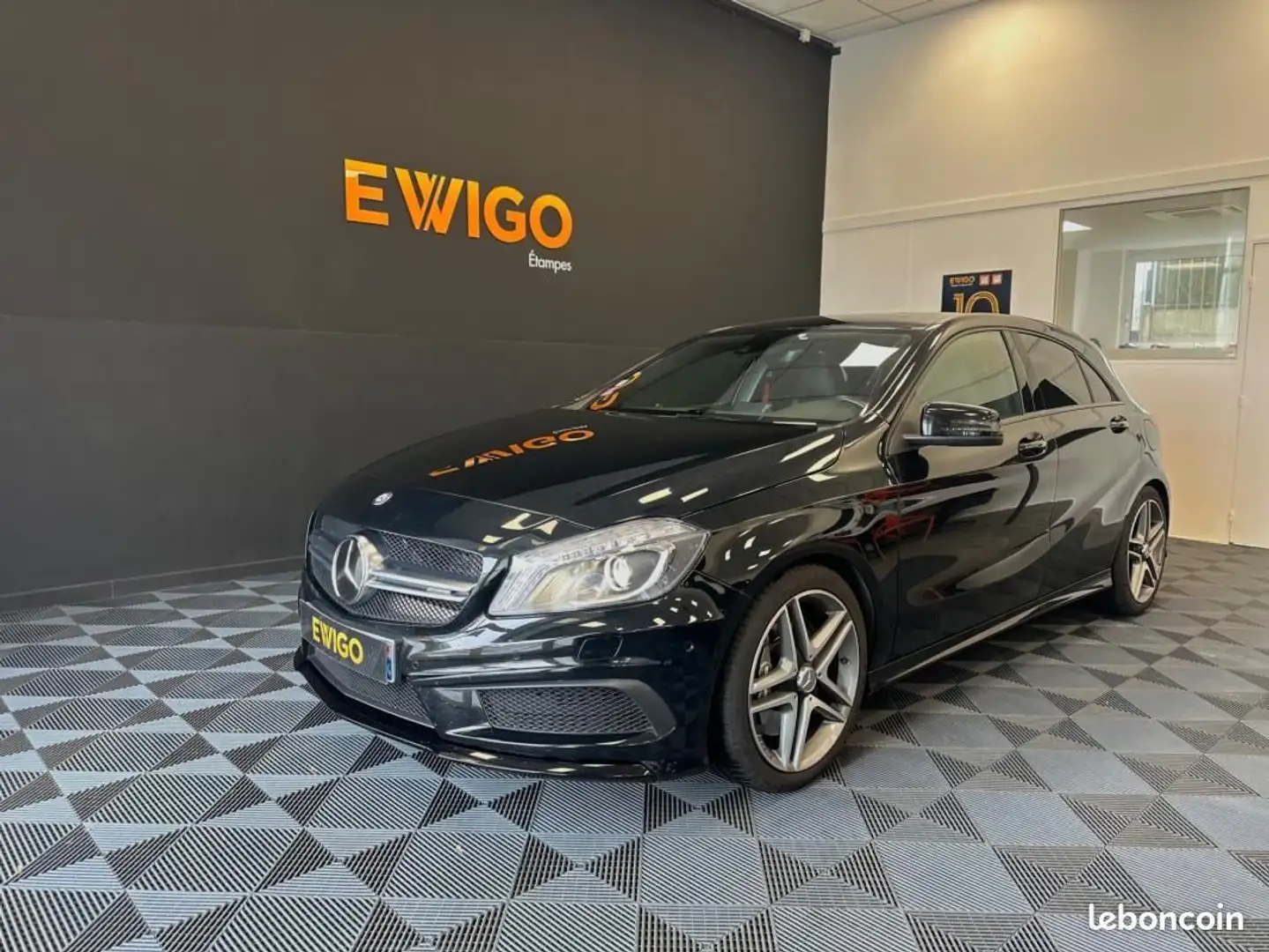 Mercedes-Benz A 45 AMG Mercedes 45 AMG 2.0L 360CH 4MATIC TOIT OUVRANT SIE Schwarz - 1