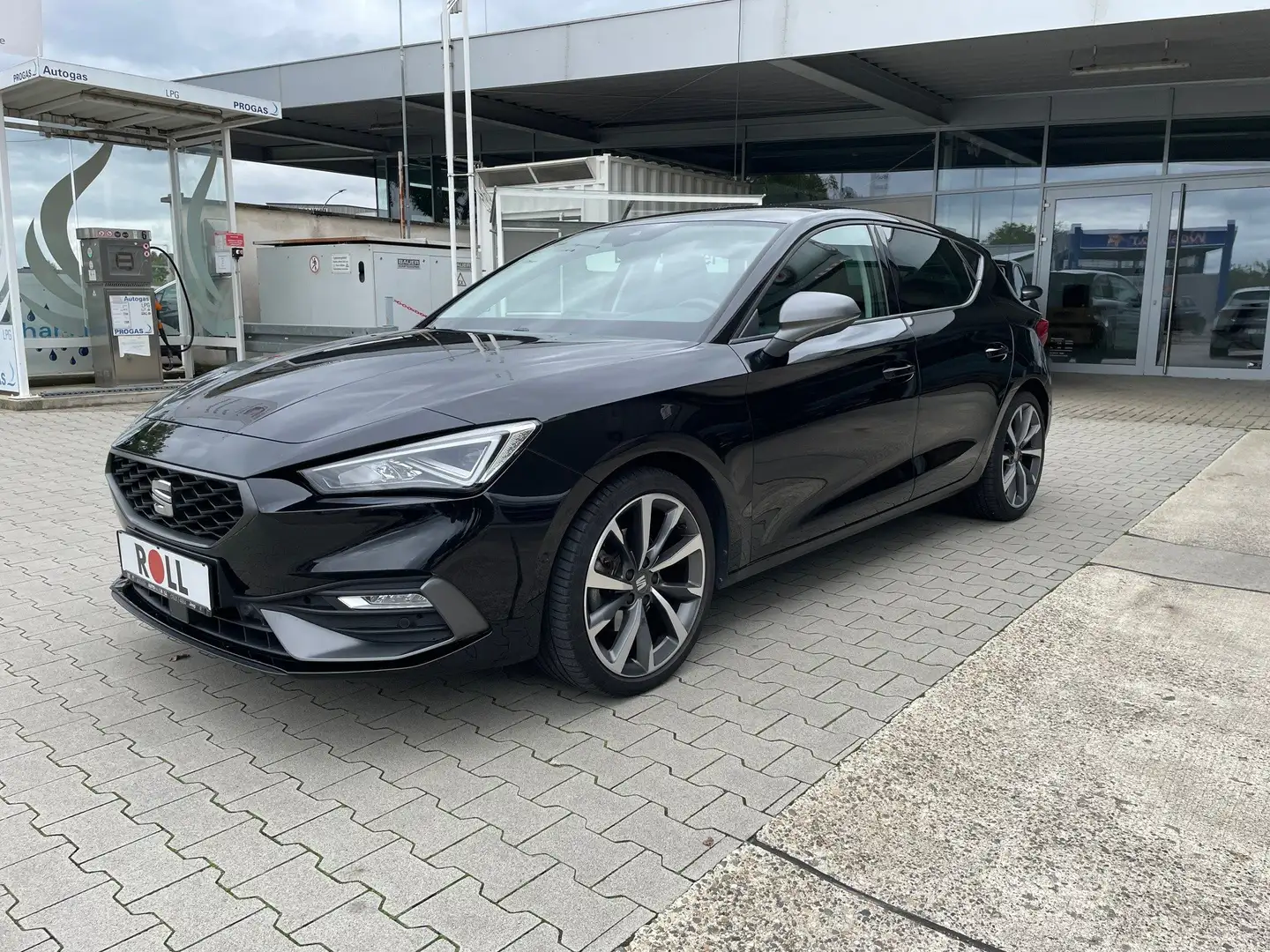 SEAT Leon 1.5TSI FR Schwarz - 1