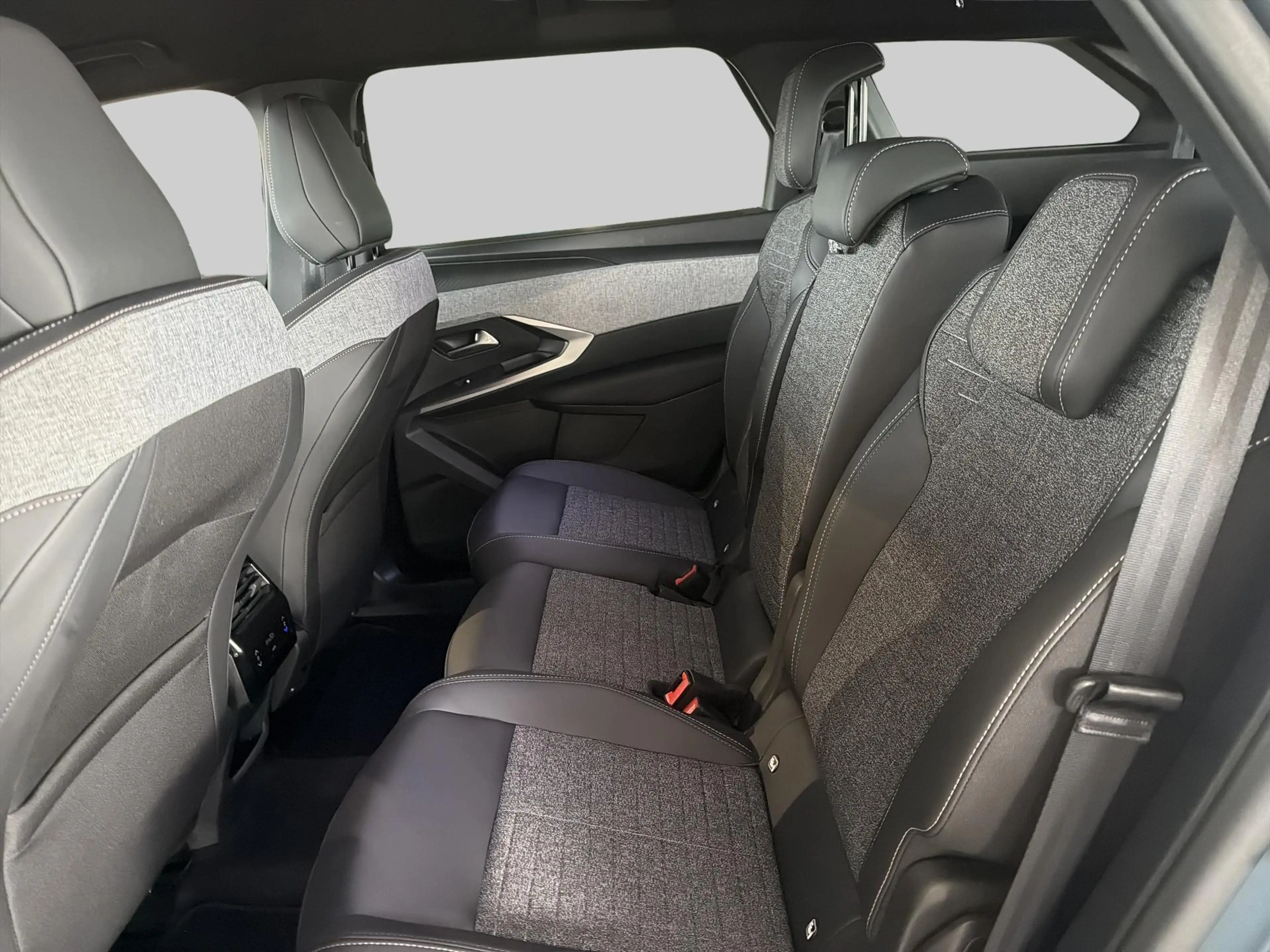 Peugeot 5008 1.2 Hybrid 145 Allure 7p | Achteruitrijcamera | Ap — photo 6