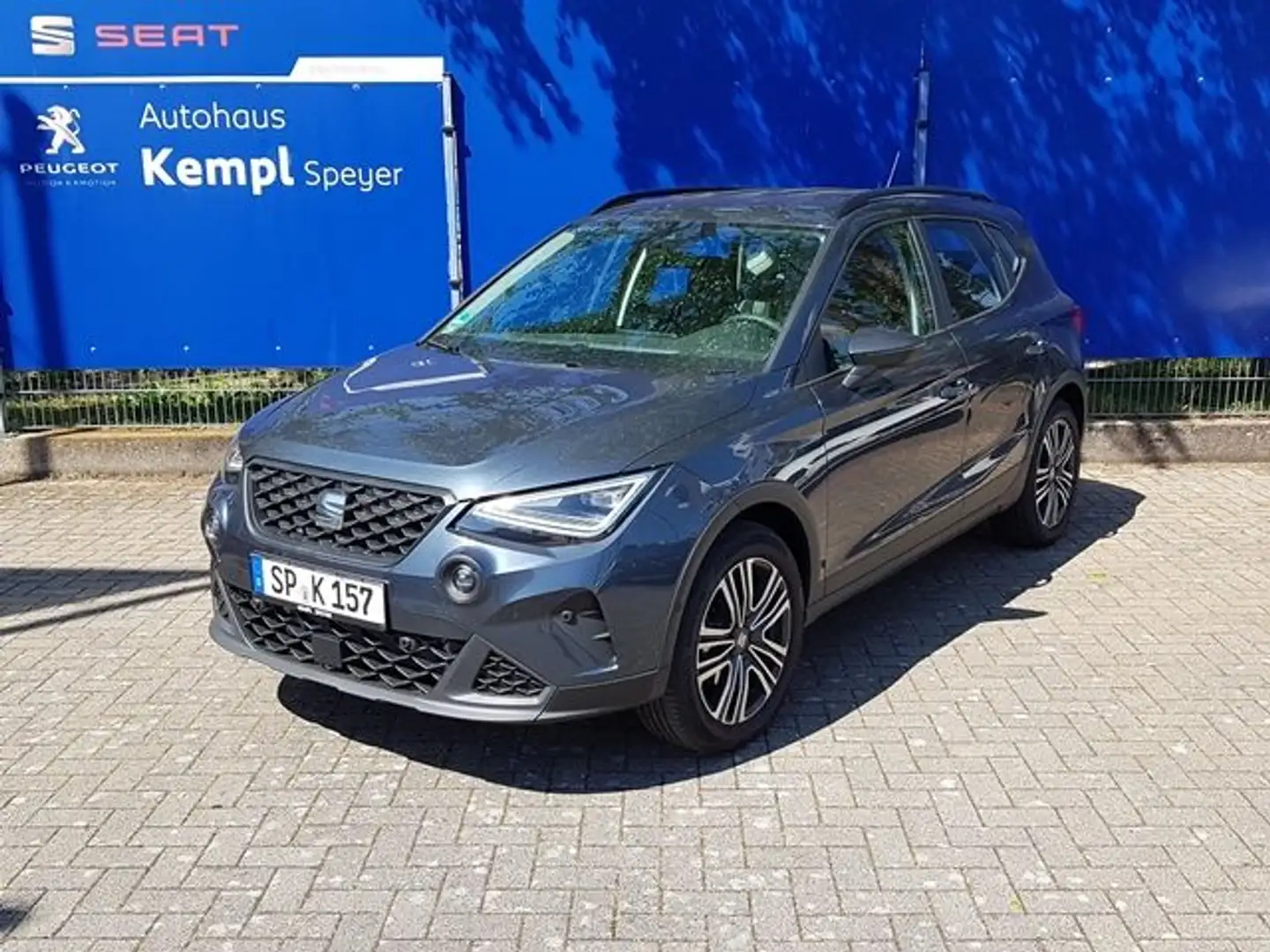SEAT Arona 1.0 TSI OPF DSG Style Grau - 1