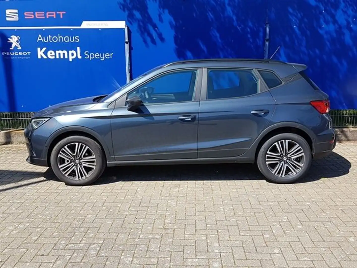 SEAT Arona 1.0 TSI OPF DSG Style Grau - 2