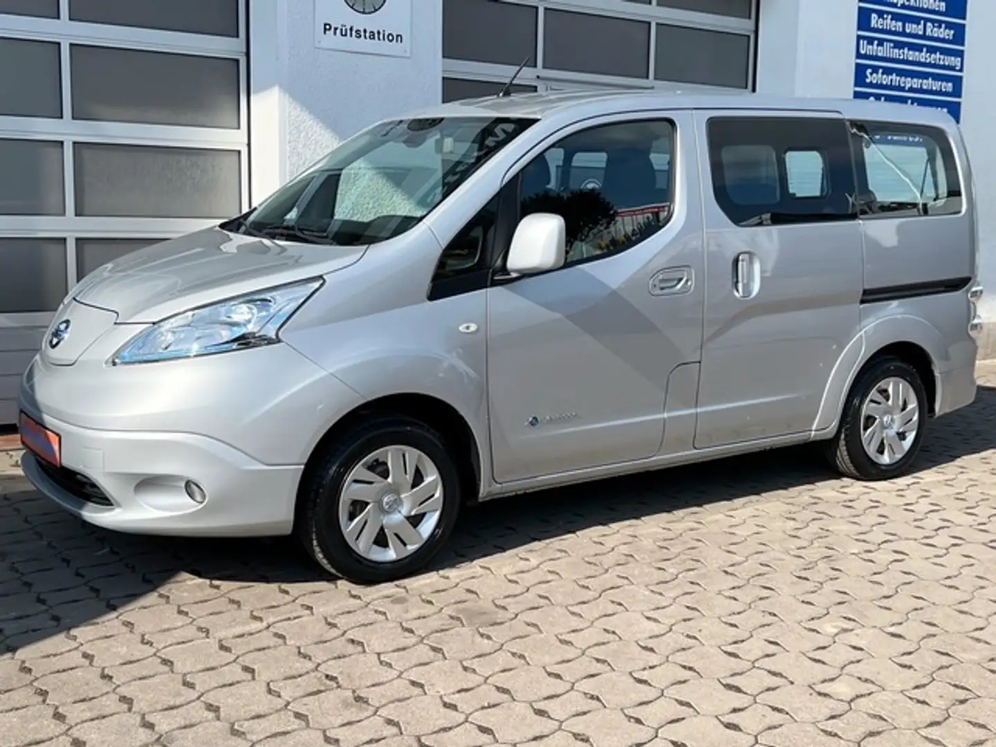 Nissan E-NV200 e-NV200 Evalia e-Kombi Klima SHZ Kamera Silber - 1