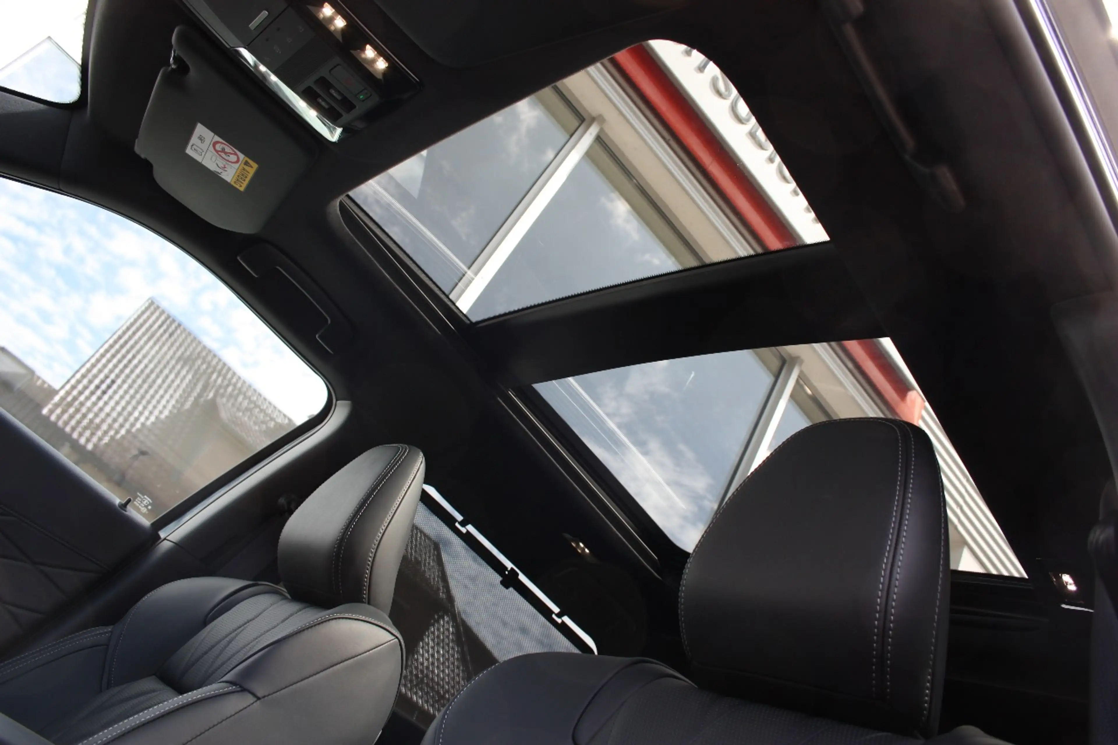 Mitsubishi Outlander 2.4L PHEV Black Edition Luxury — photo 13
