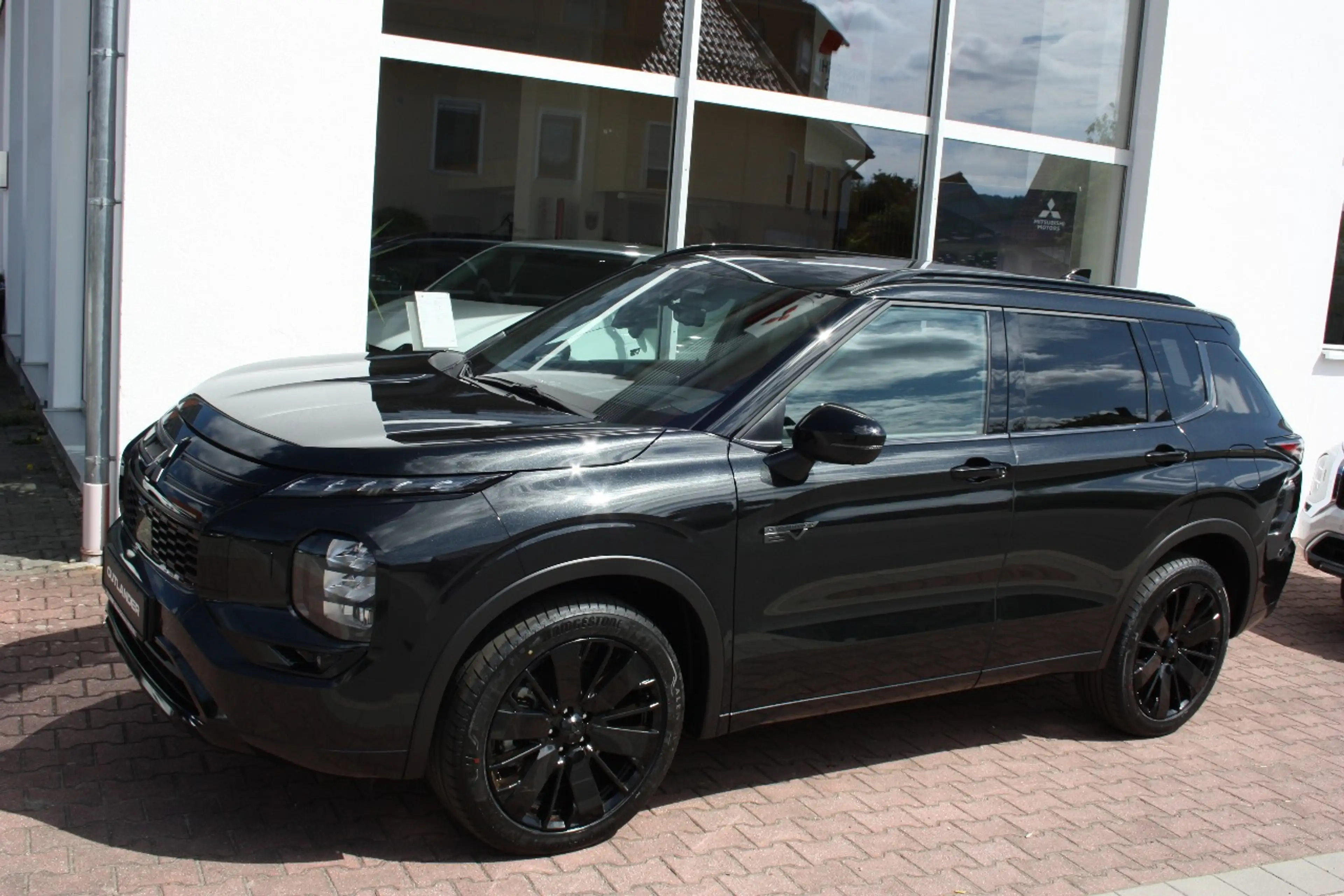 Mitsubishi Outlander 2.4L PHEV Black Edition Luxury
