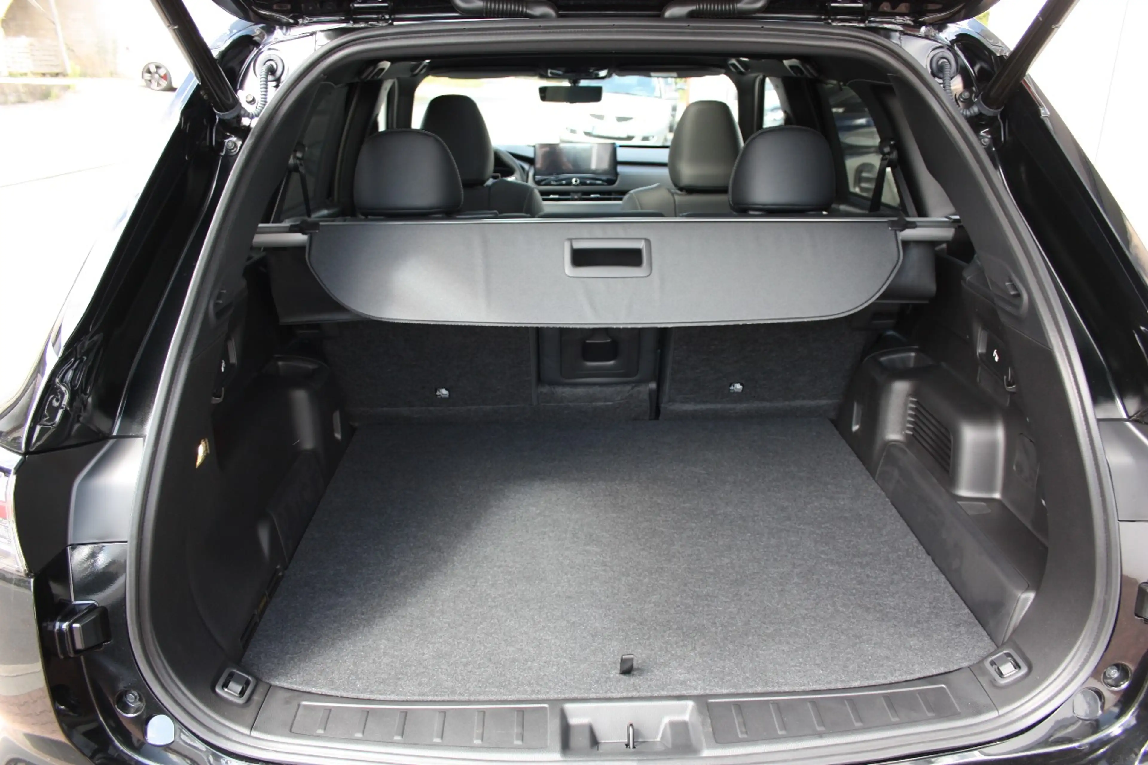 Mitsubishi Outlander 2.4L PHEV Black Edition Luxury — photo 8
