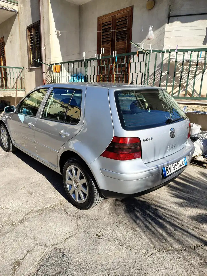 Volkswagen Golf 5p 1.9 tdi Highline 110cv, foto 4