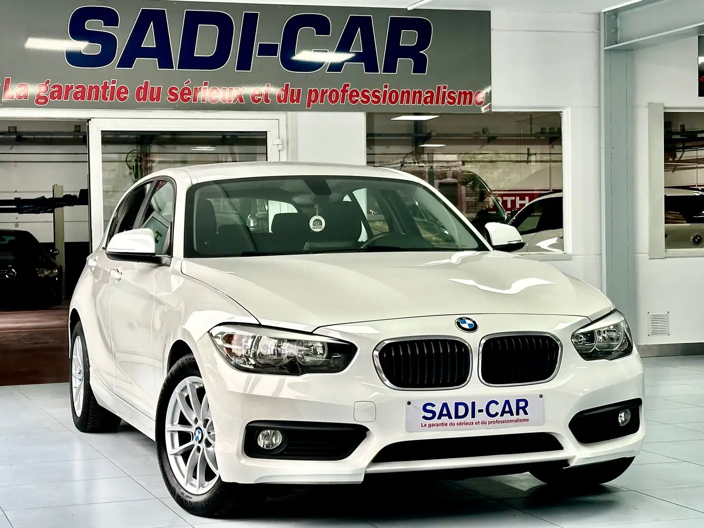 BMW 116 116i 110cv - 5 PORTES Blanc - 1