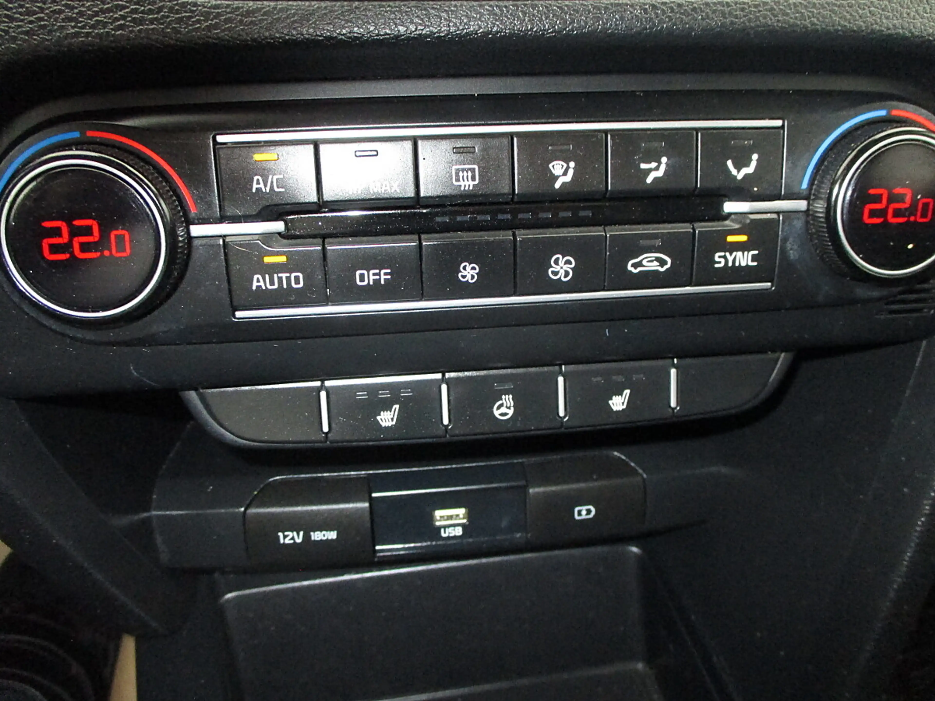 Kia Ceed SW / cee'd SW ceed SW 1,6 CRDi SCR ISG Silber 48V — photo 8