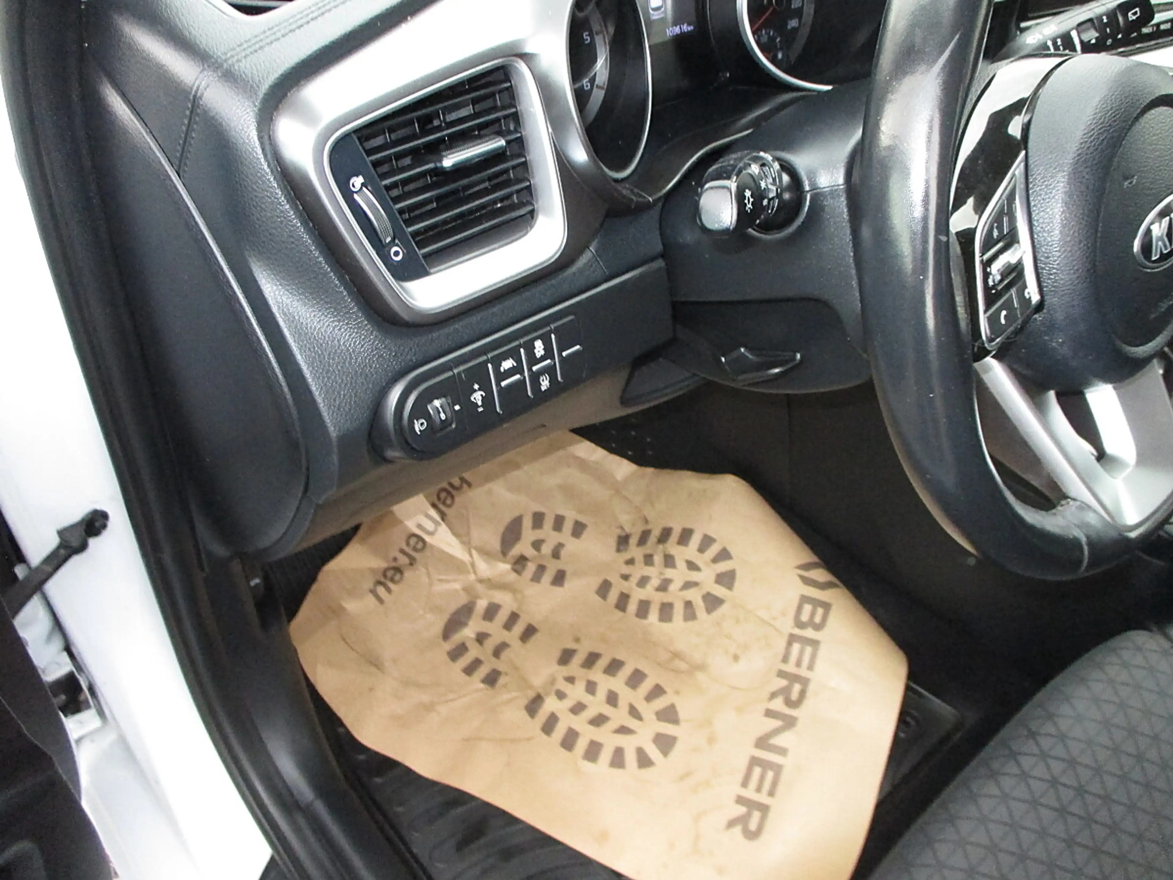 Kia Ceed SW / cee'd SW ceed SW 1,6 CRDi SCR ISG Silber 48V — photo 5