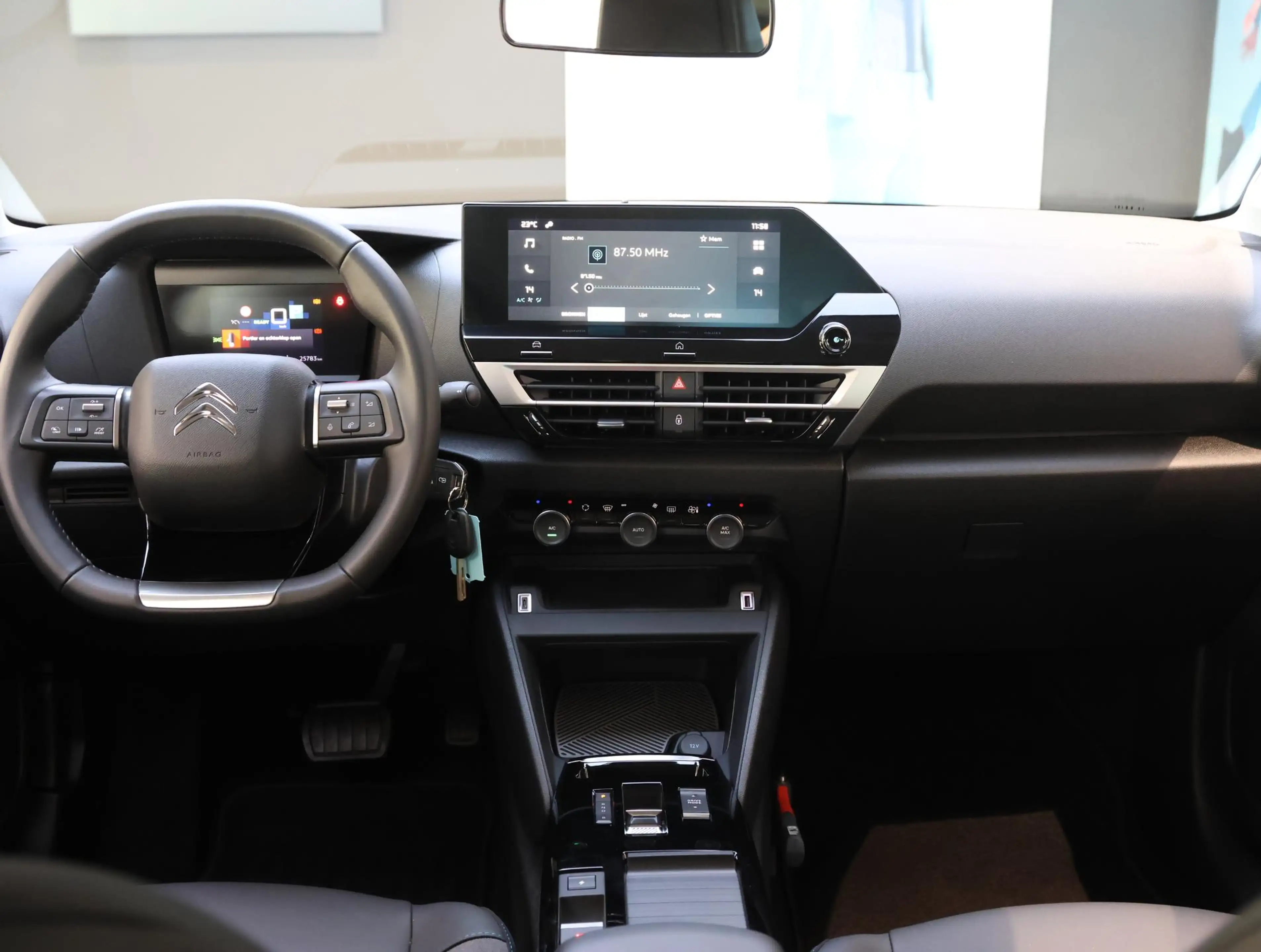 Citroen E-C4 Electric You 50 kWh | SoH 98,8% |  Climate Control | Camera — photo 14