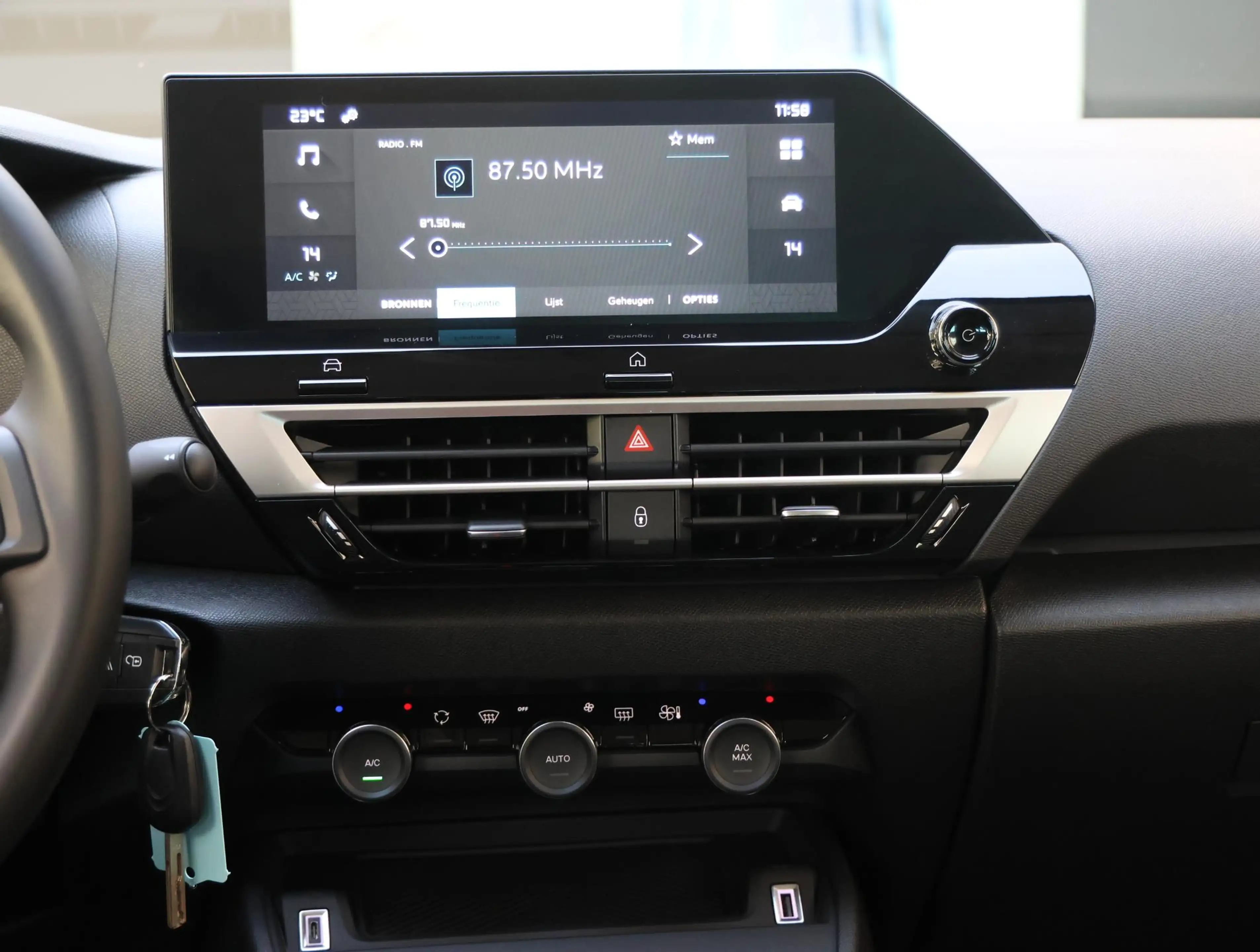 Citroen E-C4 Electric You 50 kWh | SoH 98,8% |  Climate Control | Camera — photo 15