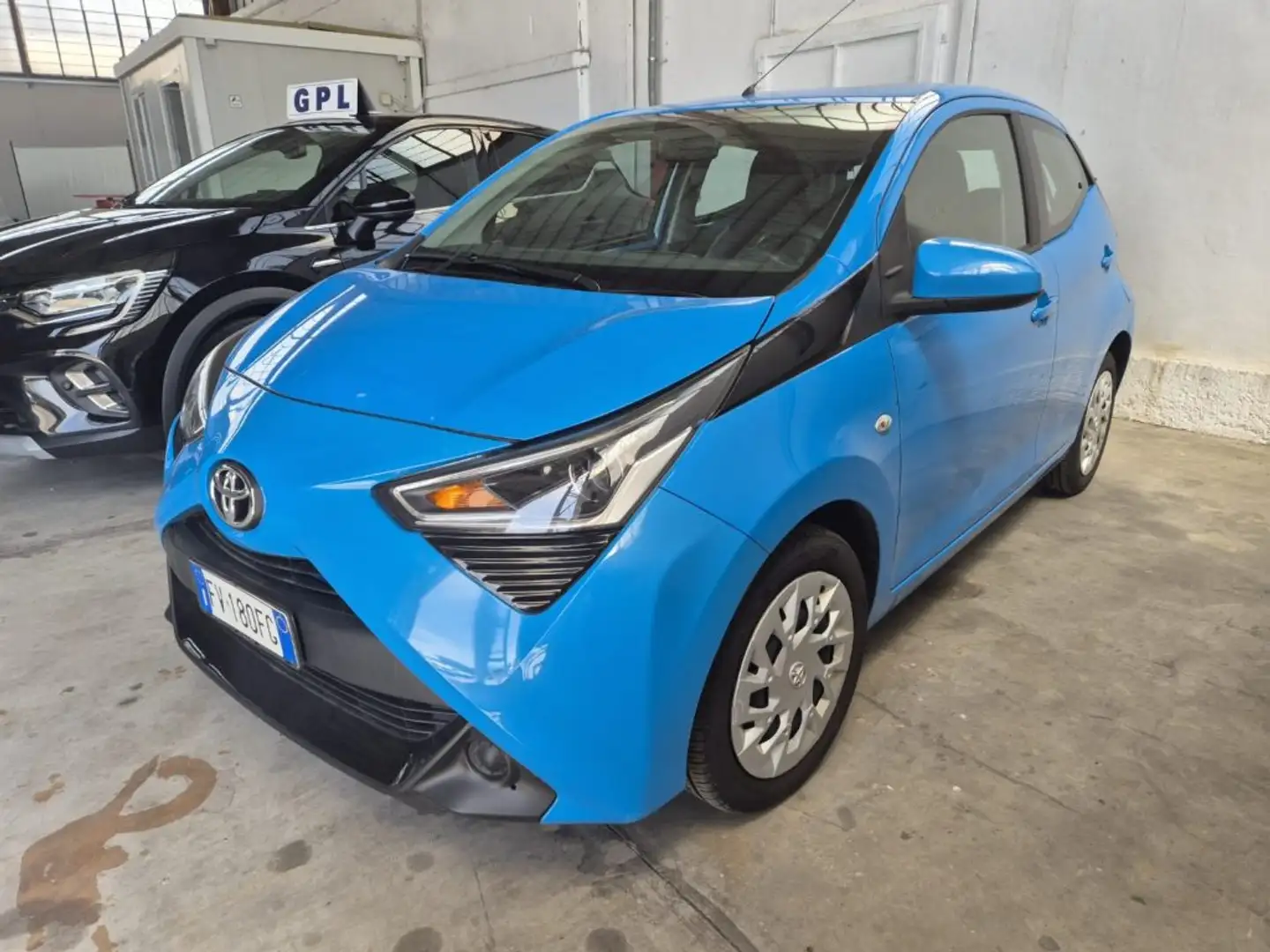Toyota Aygo 1.0 VVT-i 72 CV 5 porte x-cite Blau - 1