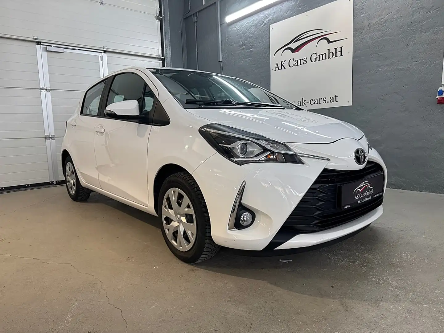 Toyota Yaris 1,0 VVT-i Active *Rückfahrkamera*Anhänger* Blanco - 1