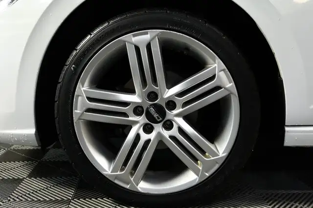 Volkswagen Polo view 4