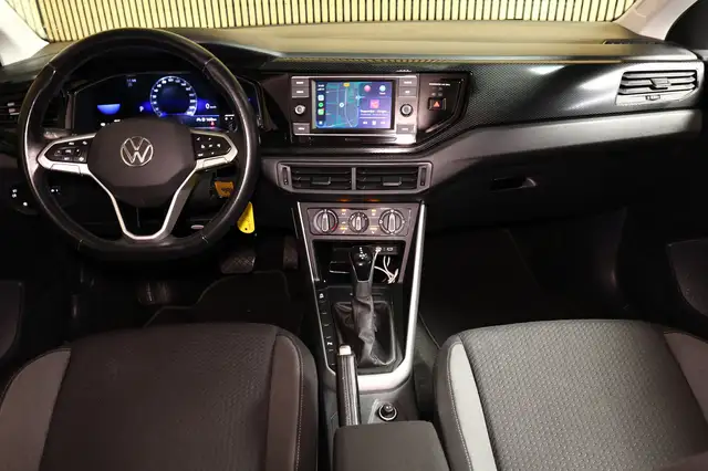 Volkswagen Polo view 2