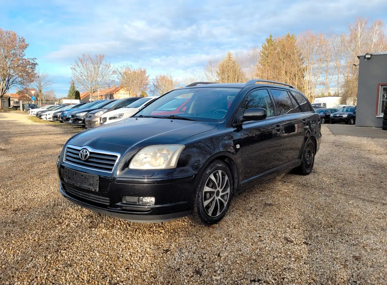 Toyota Avensis Kombi 1.8 Executive*SZH*Klimaaut*LMF*TÜV Schwarz - 1