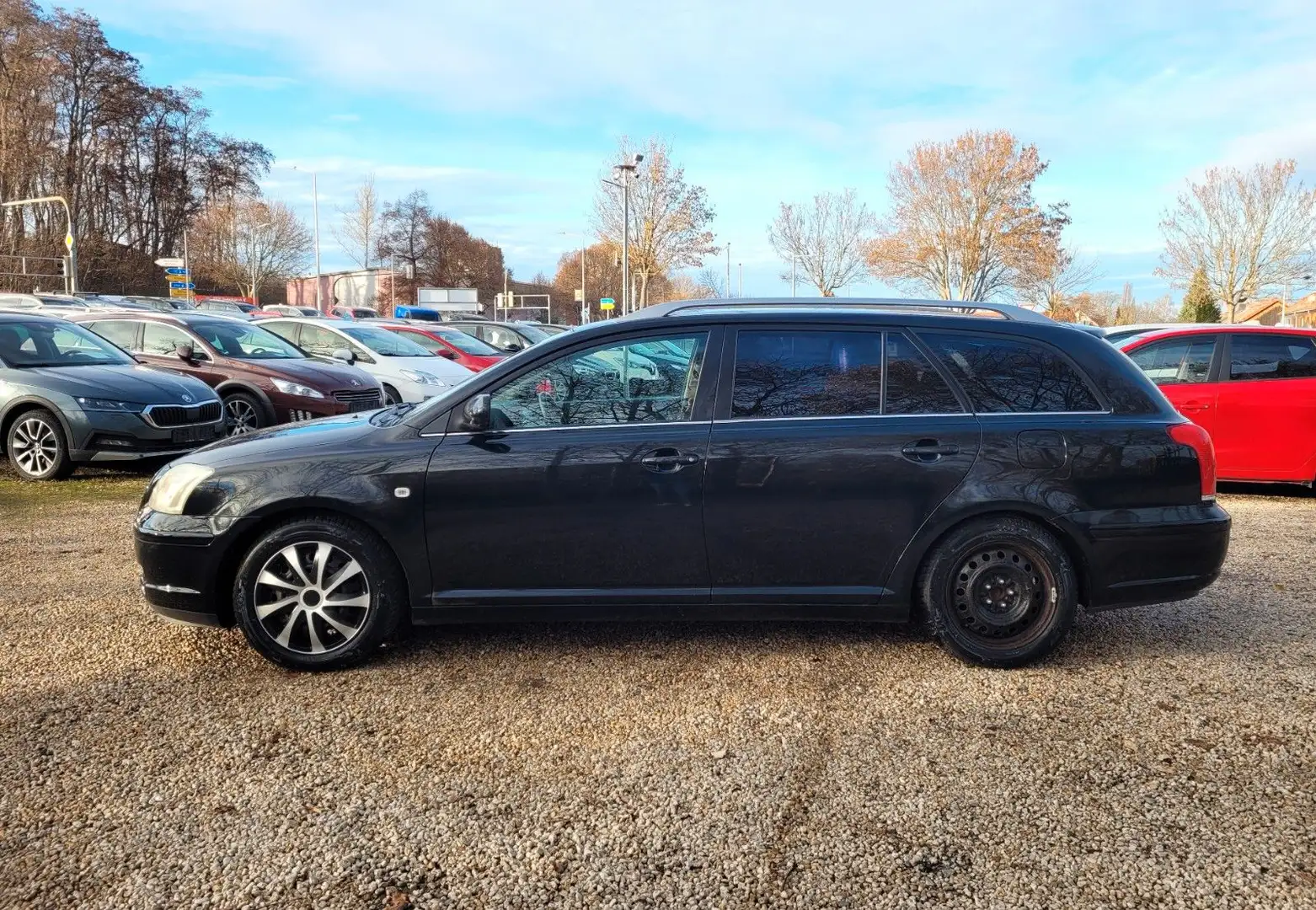Toyota Avensis Kombi 1.8 Executive*SZH*Klimaaut*LMF*TÜV Schwarz - 2