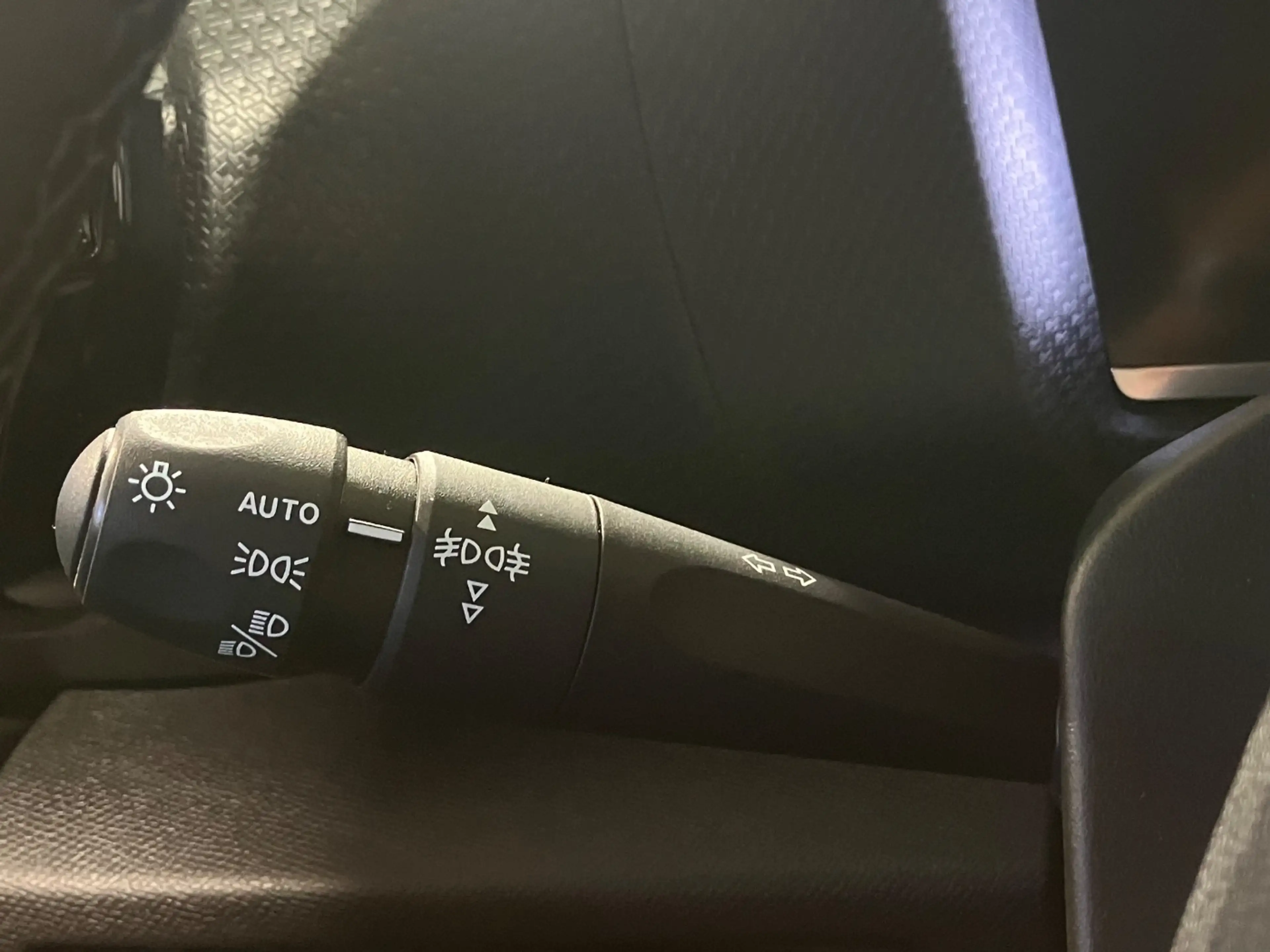 Citroen C4 Sitz-/Lenkrad-/Scheibenheizung+Navi+18'' Alu — photo 11