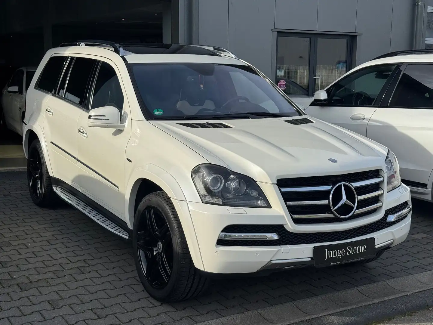 Mercedes-Benz GL 500 4Matic Grand Edition AMG 7 Sitzer Biały - 2
