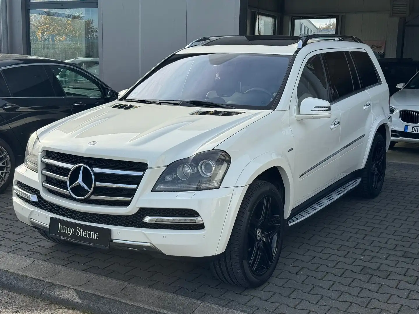 Mercedes-Benz GL 500 4Matic Grand Edition AMG 7 Sitzer Biały - 1