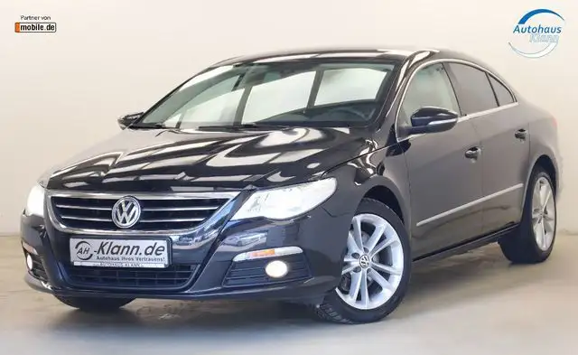Volkswagen Passat view 3