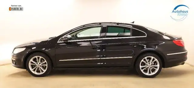 Volkswagen Passat view 4