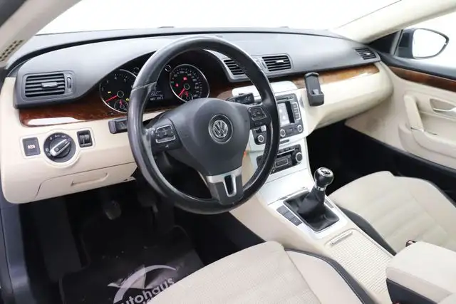 Volkswagen Passat view 13