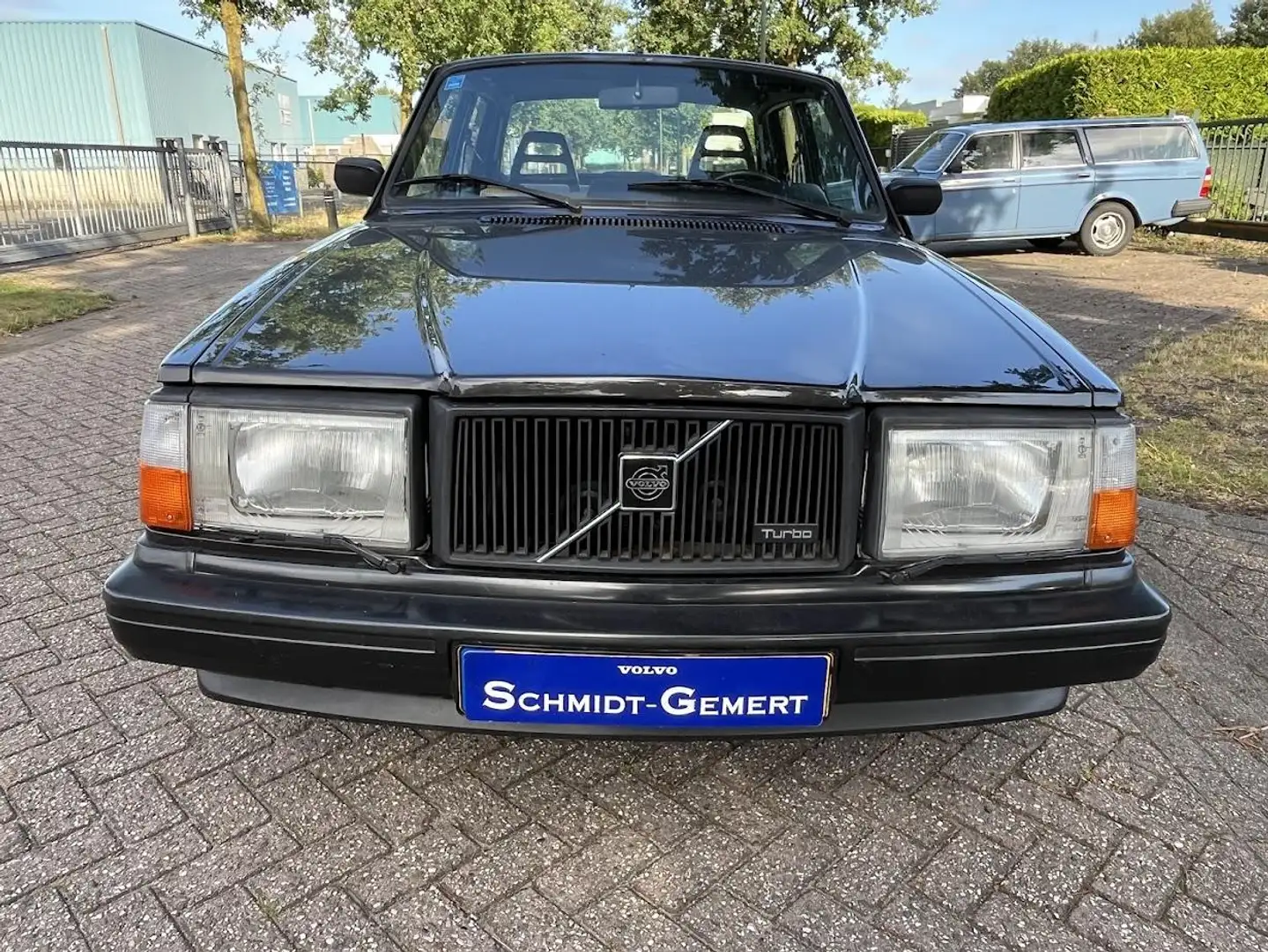 Volvo 240 244 1.9 Turbo 82.787 KM vrijwel nieuwstaat. Prijs Negru - 2