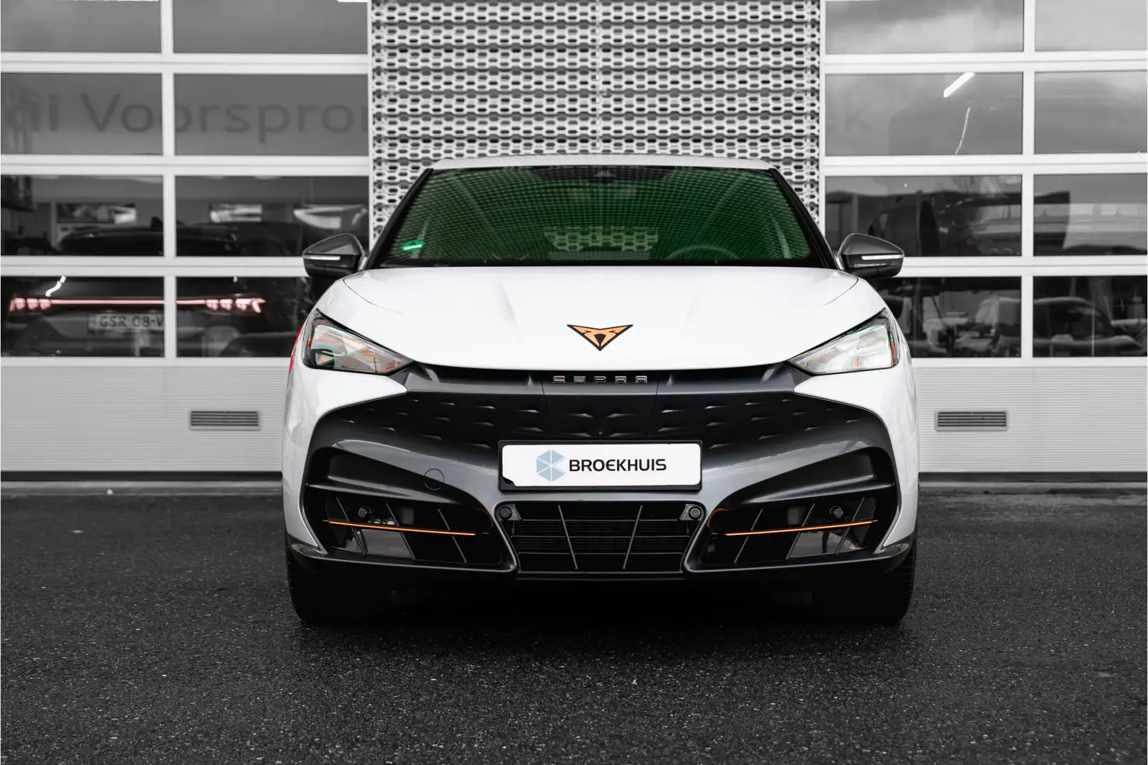 CUPRA Tavascan VZ Adrenaline 82 kWh 340pk | 4WD | Senheisser | Pa Alb - 2