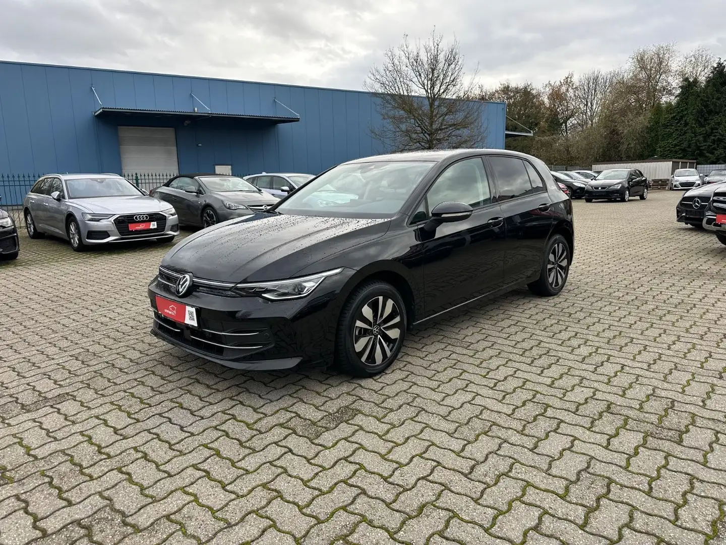 Volkswagen Golf VIII 2.0 TDI Goal 1.Hd IQ-Light ACC Kam AHK Schwarz - 1