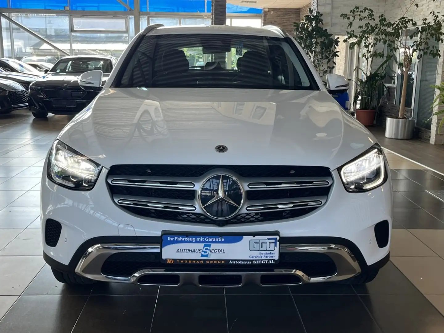 Mercedes-Benz GLC 300 de 4Matic AHK 360°Cam LED SHZ DAB Navi Weiß - 2