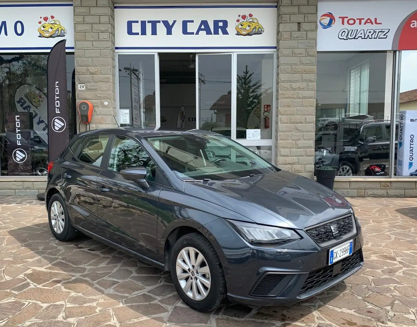 SEAT Ibiza Ibiza 1.0 ecotsi Style 95cv Gris - 1
