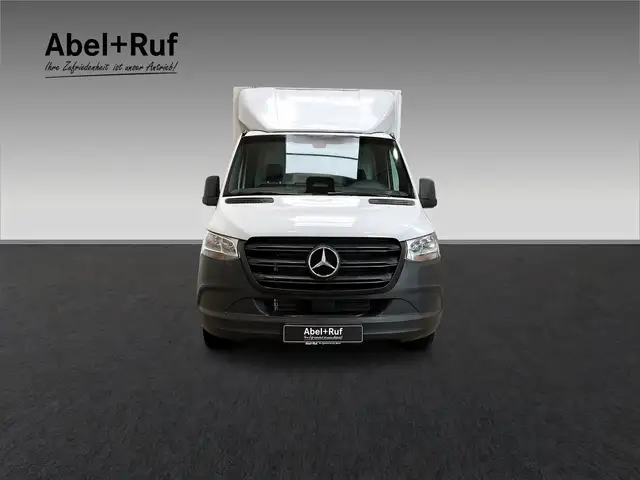 Mercedes-Benz Sprinter view 2