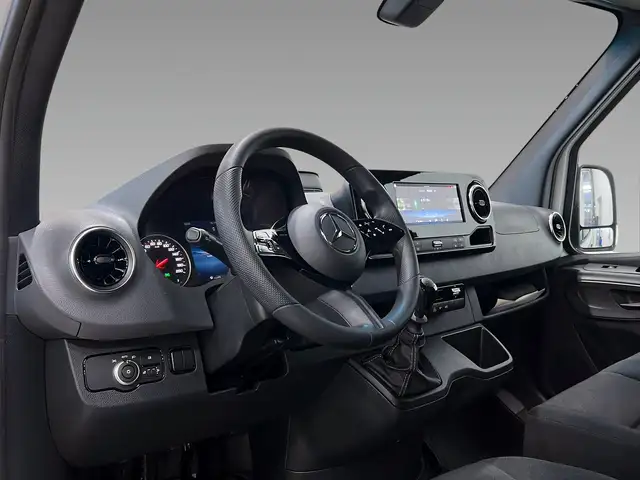 Mercedes-Benz Sprinter view 10
