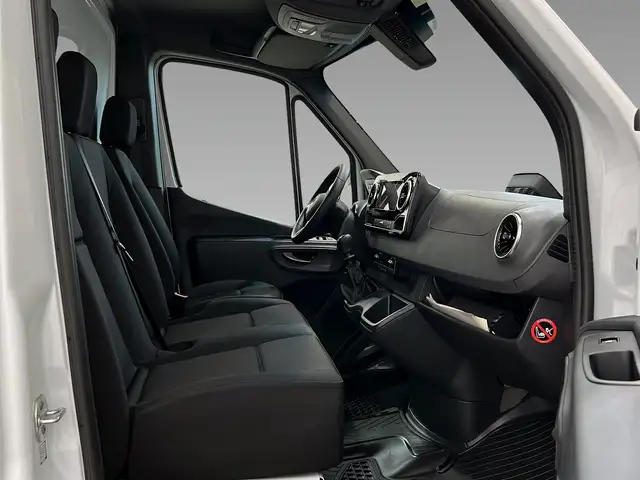 Mercedes-Benz Sprinter view 9
