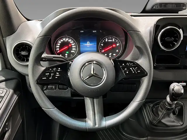 Mercedes-Benz Sprinter view 11