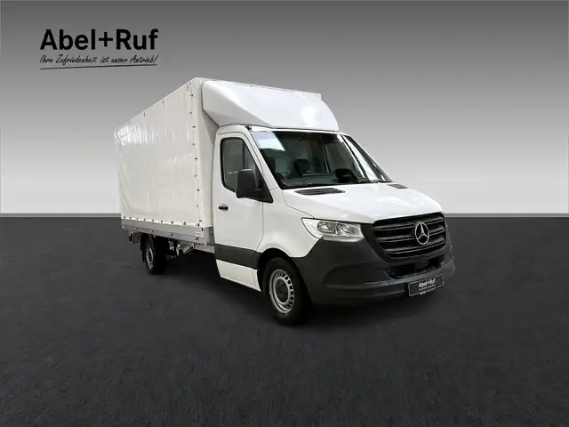Mercedes-Benz Sprinter view 3