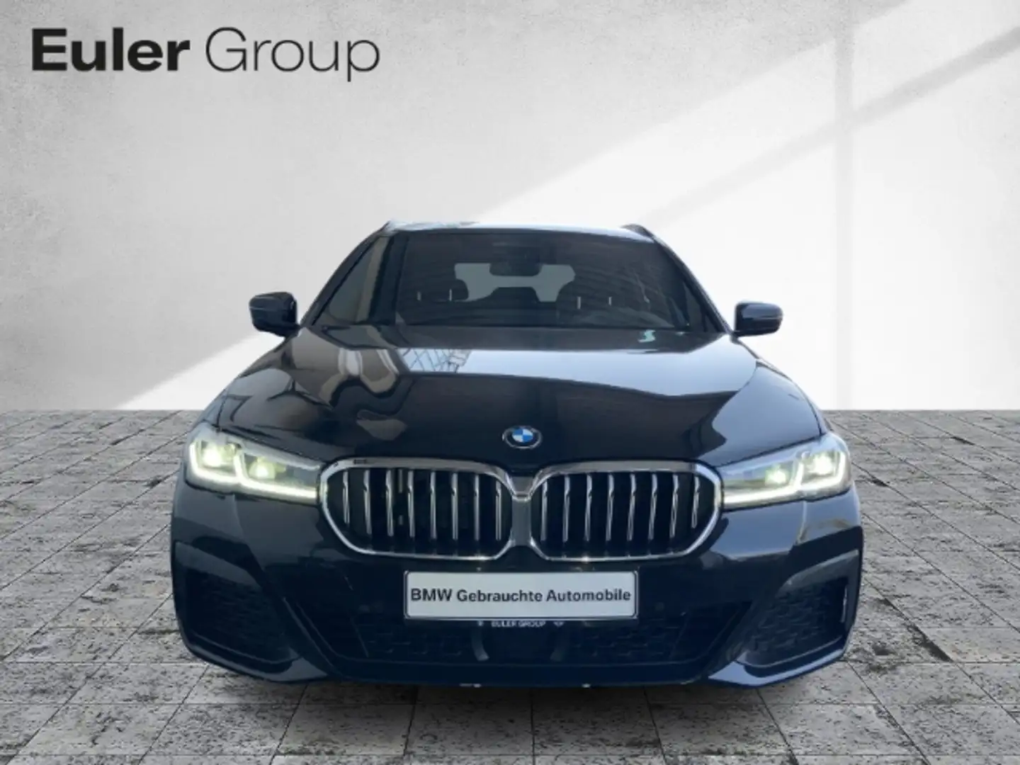 BMW 520 d Tour M-Sport LCProf HUD ACC Kamera H/K LED Noir - 2