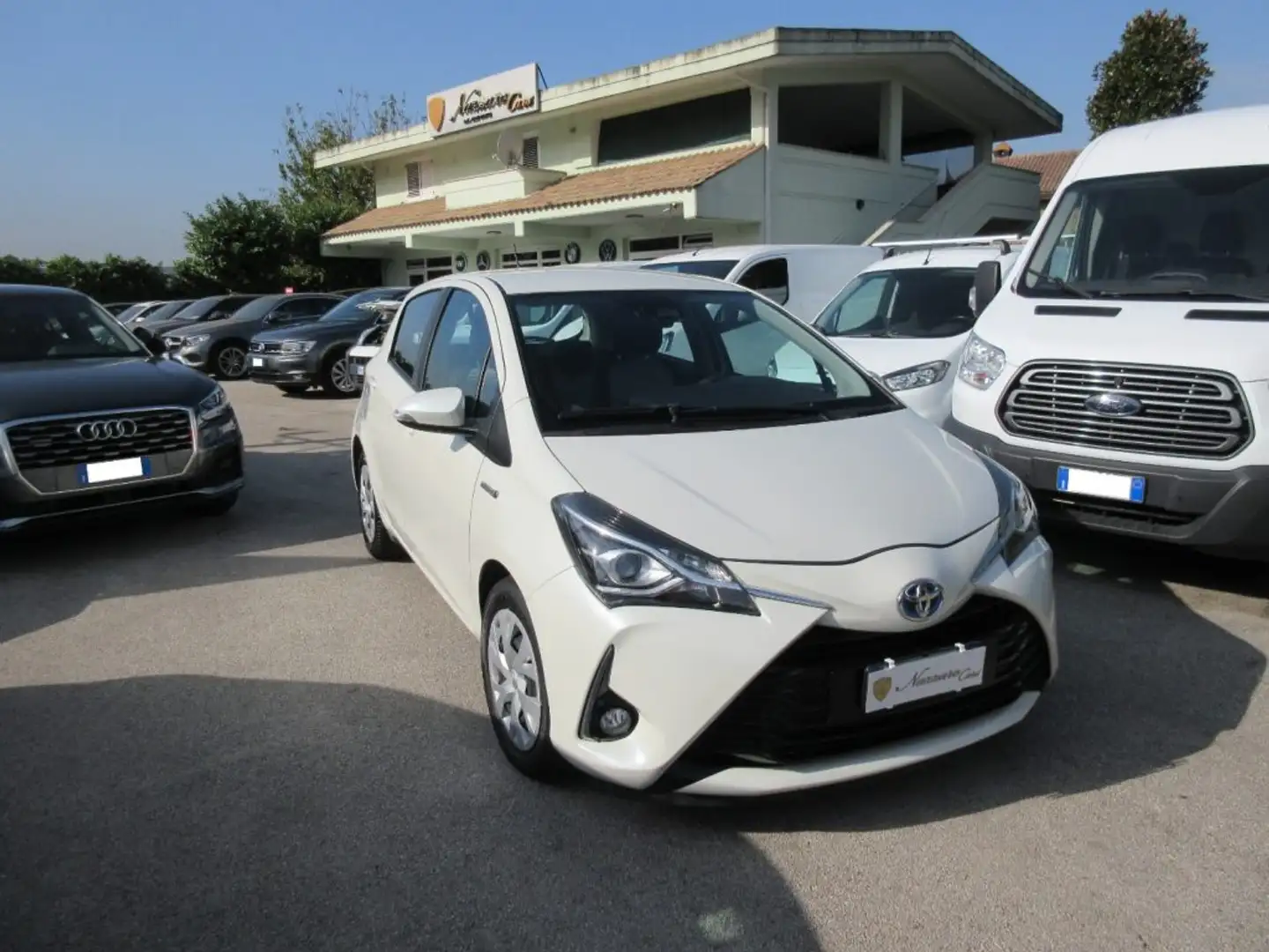 Toyota Yaris 1.5 Hybrid *PREZZO SHOCK* 5 porte Business NAVIGA Bianco - 1