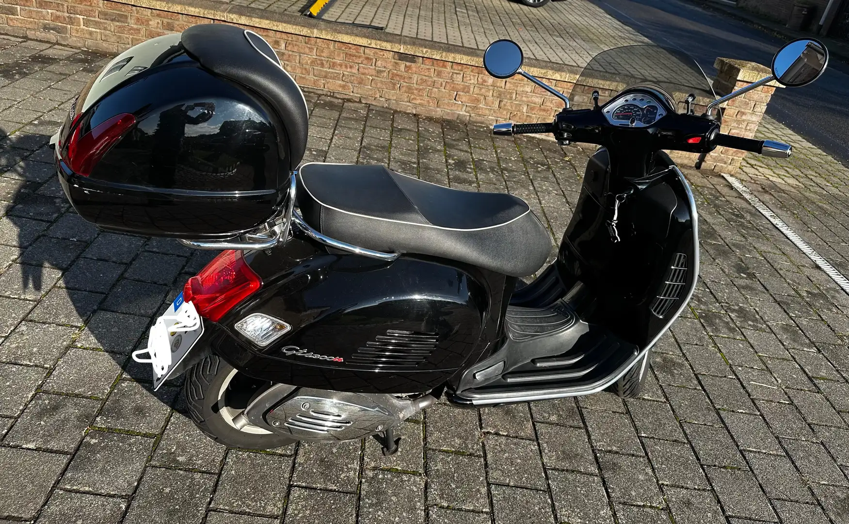 Vespa GTS 300 Super 300 Negro - 2