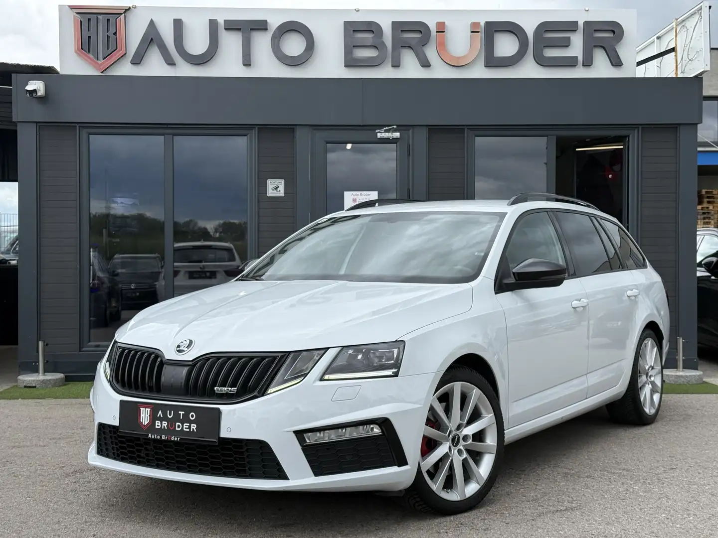 Skoda Octavia RS Weiß - 2