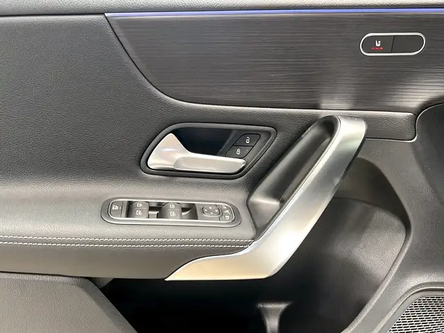 Mercedes-Benz A view 13