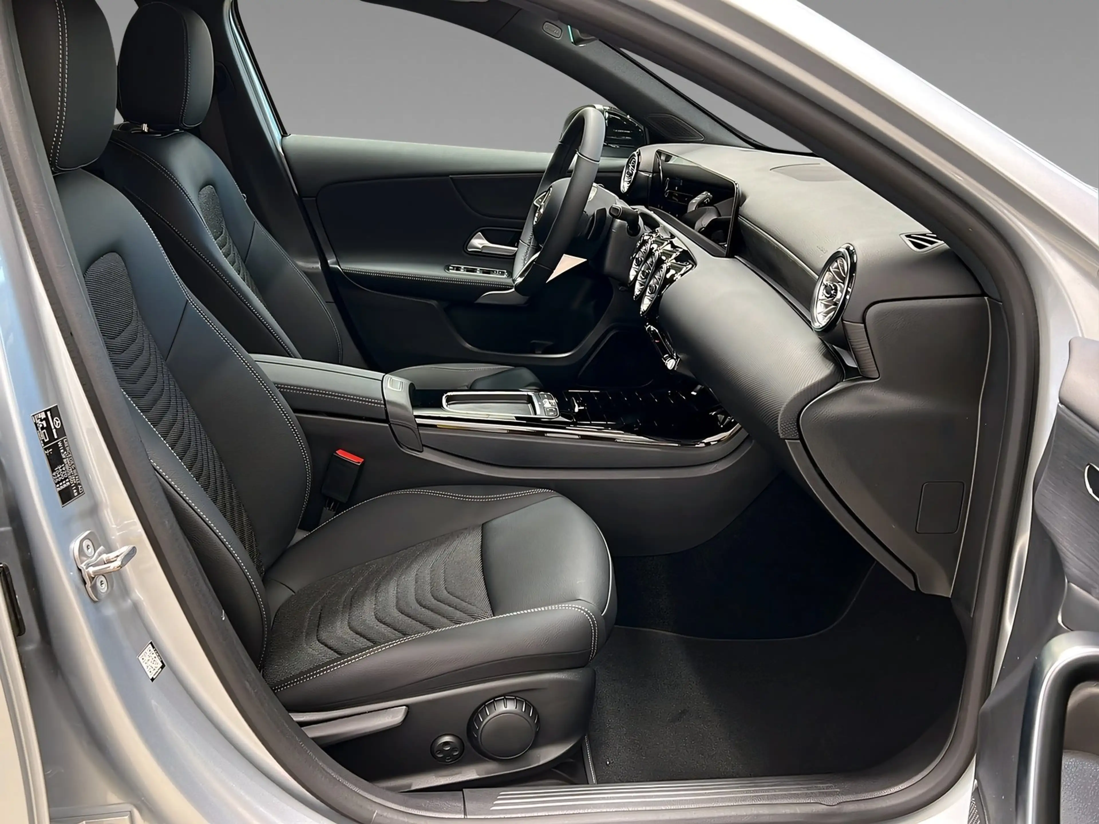 Mercedes-Benz A 200 PROGRESSIVE+NIGHT+MULTI+Pano+Kame+SHz+TotW — photo 14