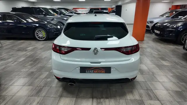 Renault Megane view 5