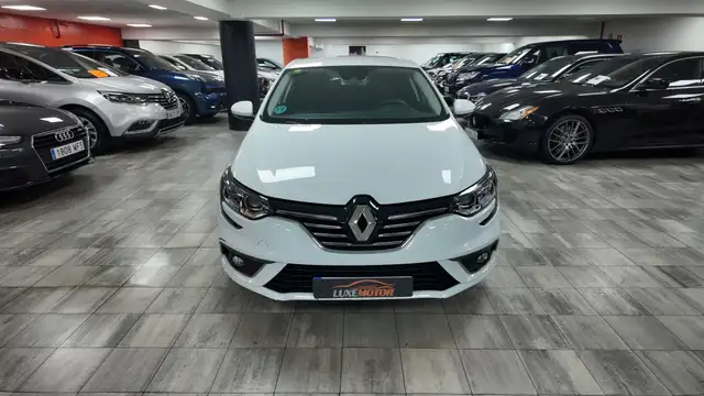 Renault Megane view 2