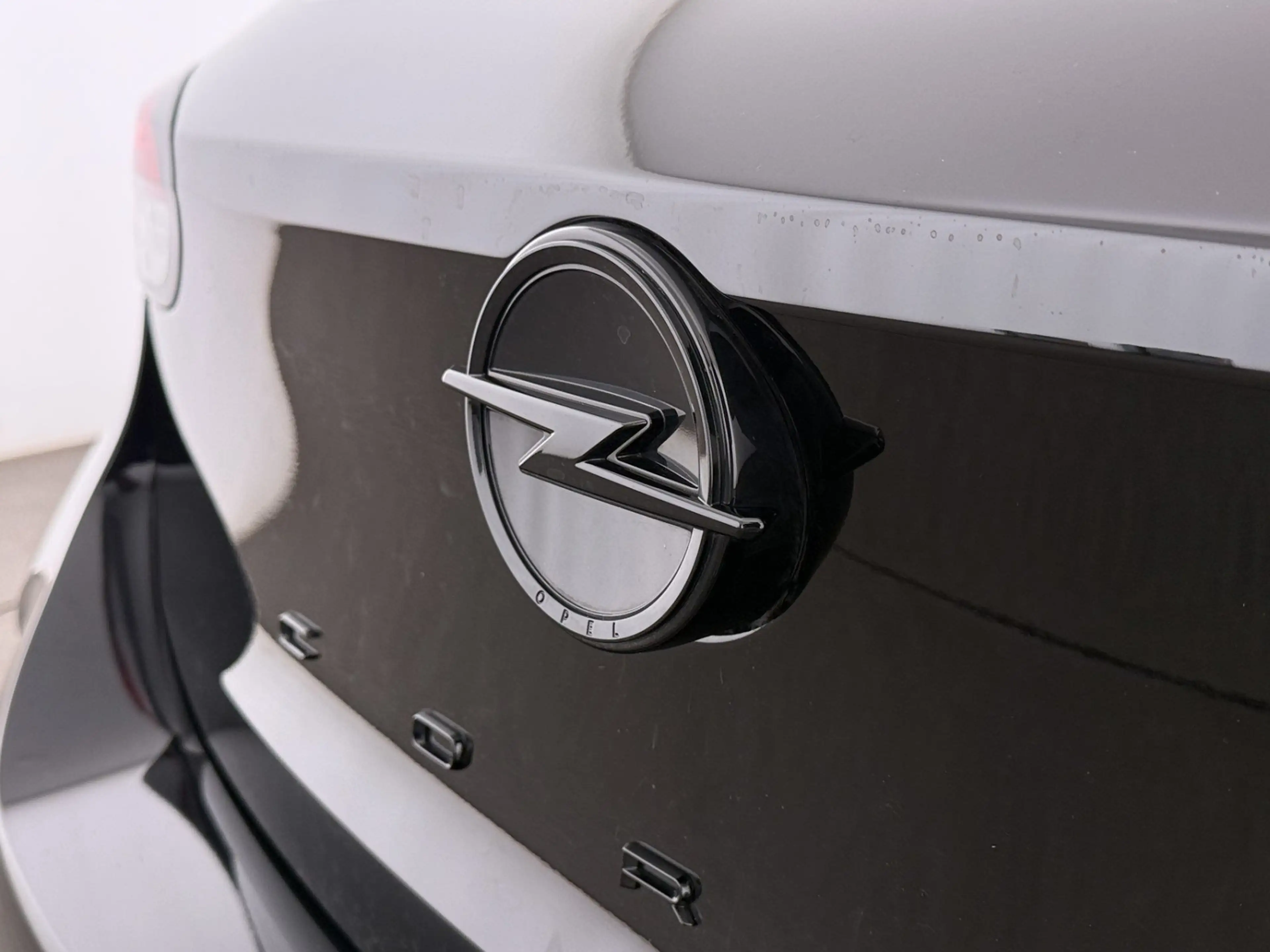 Opel Corsa F 1.2 Turbo GS LED NAVI R-CAM SITZHZ ASSIST — photo 11
