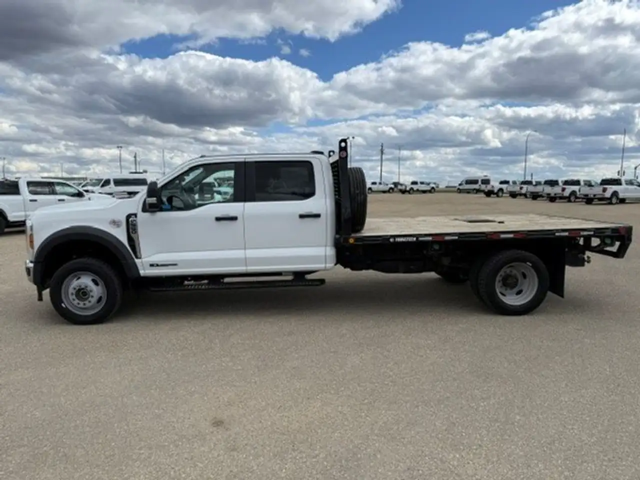 Ford F-550 Super Duty снимка Ford F-550 Super Duty